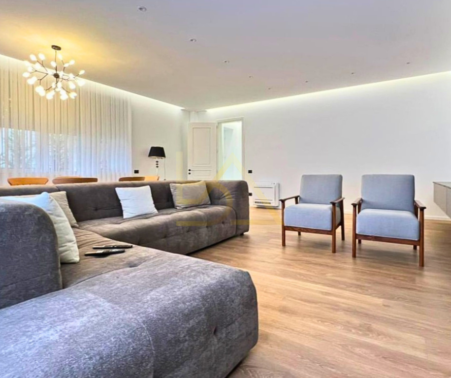3-Storey Villa for Sale – Lundër, Tirana