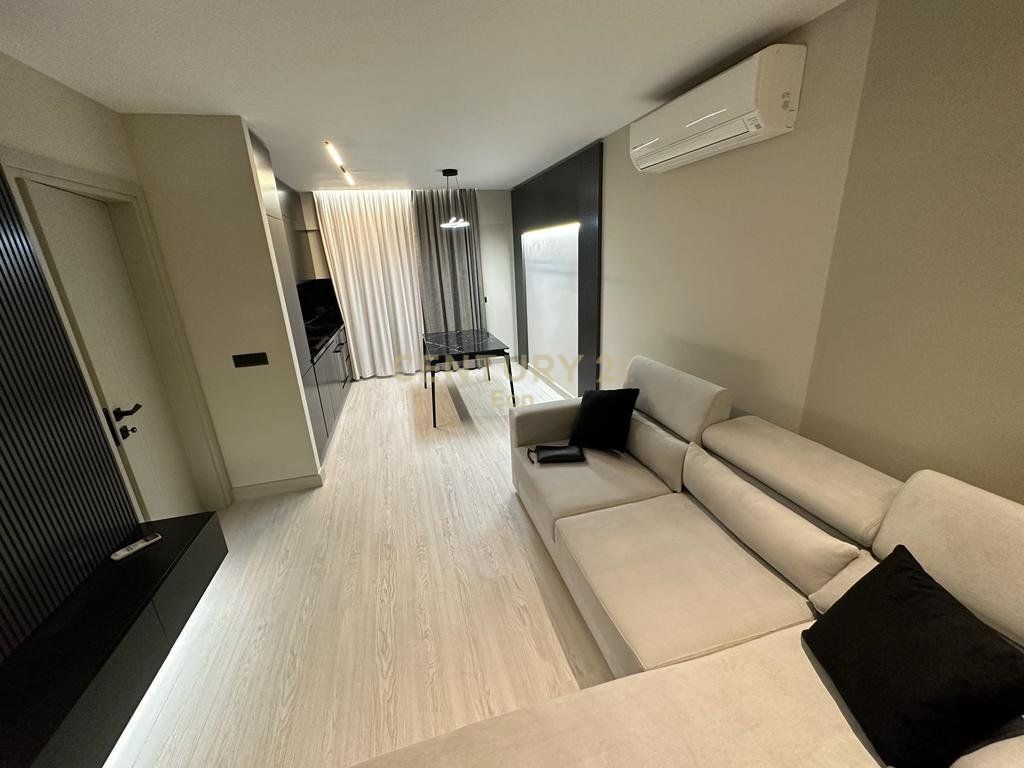 Shitet Apartament 2+2 me Pamje Deti në Golem, Mali Robit !