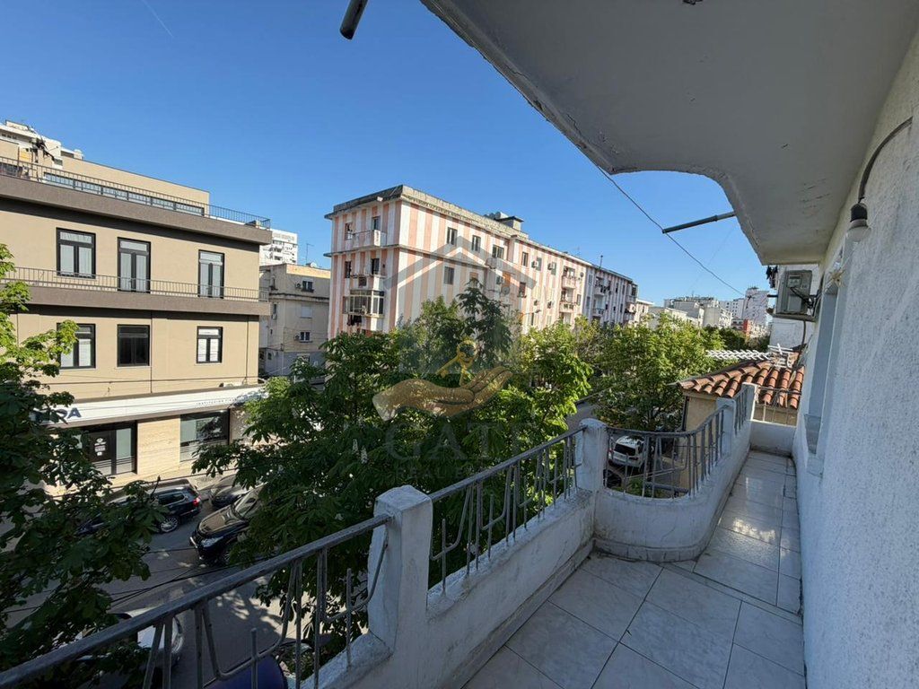 Shitet, Apartament 2+1+2,Muzeumi, Durres
