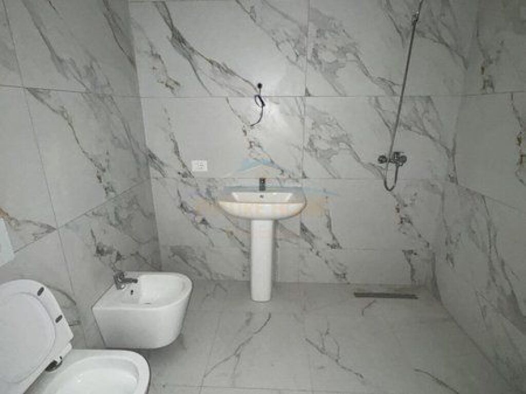 In vendita, Appartamento 2+1+Posto Auto, Paskuqan, Tirana.