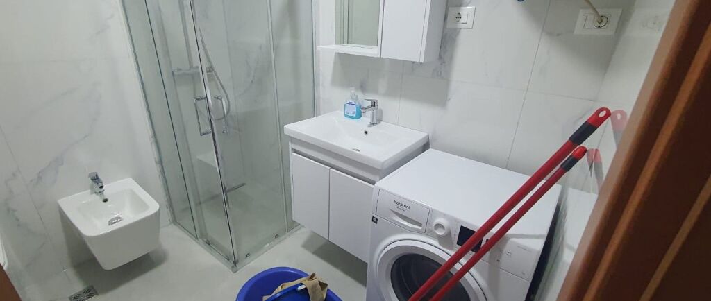🏡 **Super Apartament 2+1 me Qira te Rruga e Kosovarëve**