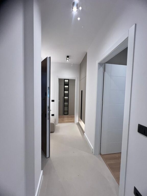 Jepet Apartament me qera  Porcelan