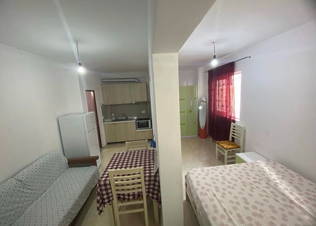 🏡 Studio apartment for rent above the Faculty of Economics, Elbasan Street