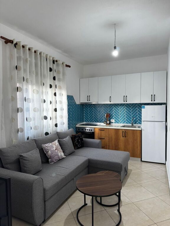 Rent | Shtëpi private 1 + 1 | Kthesa e Kamzes | 330 €/month