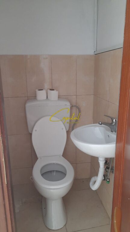 SHOP FOR RENT 15 M2 FORTUZI STREET 25,000 LEKE