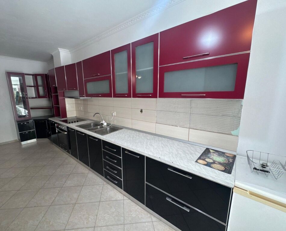 📌 SHITET APARTAMENT 2+1 TEK DY PALMAT – ASTIR