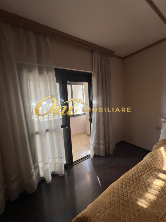 VENDESI APPARTAMENTO 2+1 COMUNE DI PARIGI