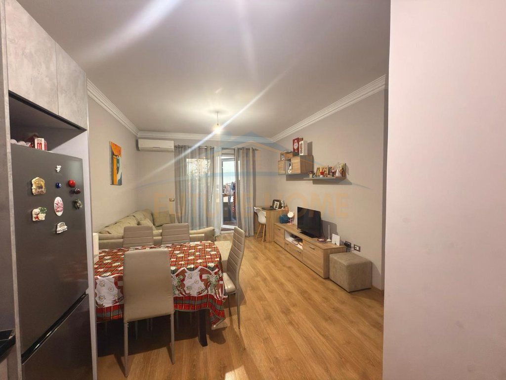 Shitet, Apartament 1+1, Unaza e Re, Tiranë