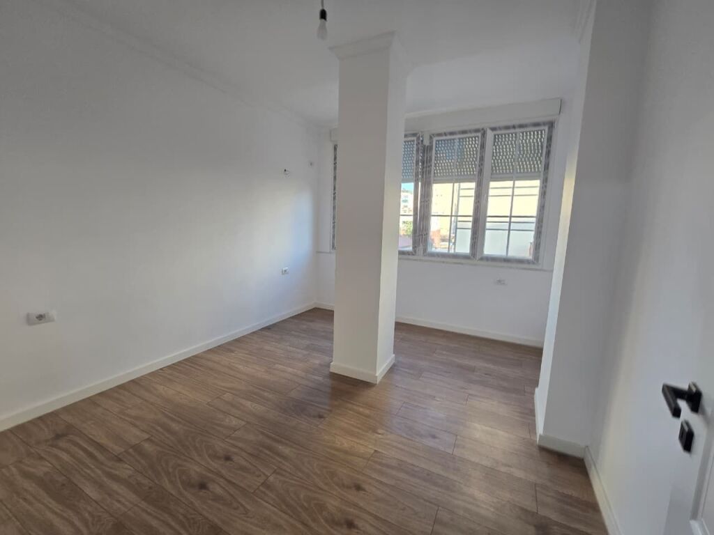 Apartment / Office 2+1+Block for Rent on Bogdaneve Street