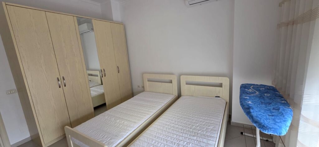 🏠 Jepet me qera Apartament 2+1+2 📍 Pranë Kopshti Zoologjik i Tiranës, Tiranë💶 Çmimi: 700€/muaj