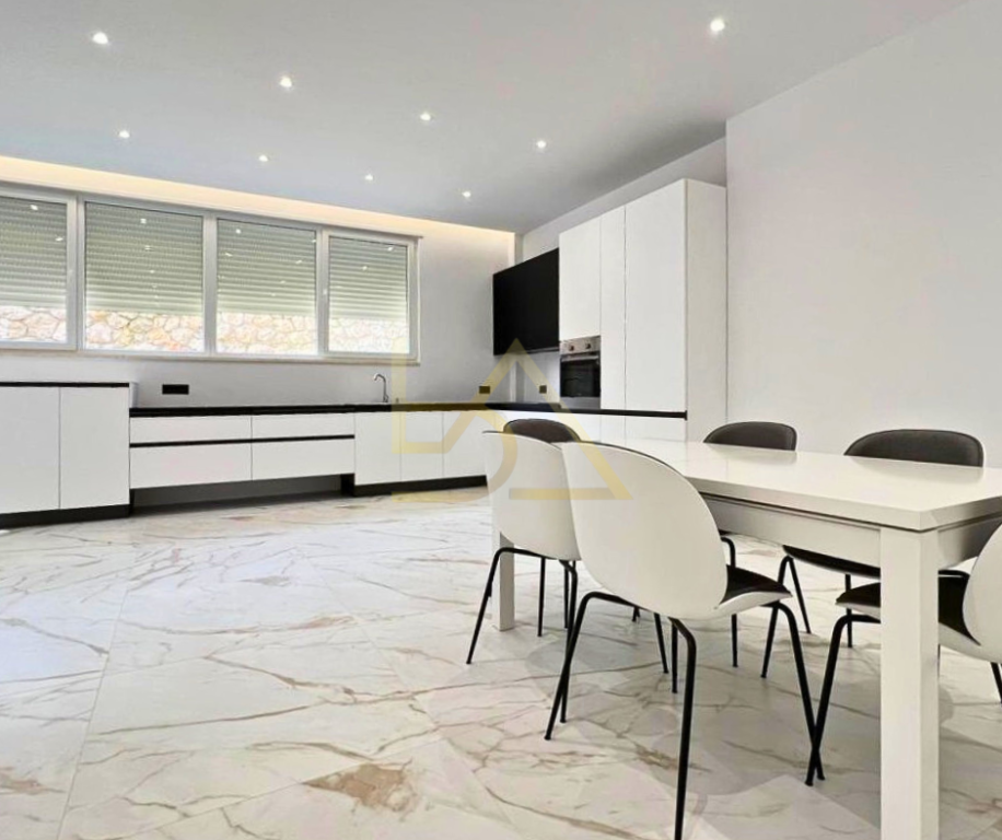 3-Storey Villa for Sale – Lundër, Tirana
