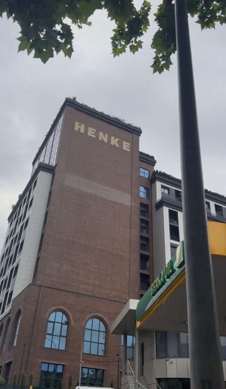 🏘️Shitet Apartament 1+1 📍Rezidenca Henke, perballe Spitalit Amerikan 3🏢Kati i 2 banim 💶Çmimi: 120.000€