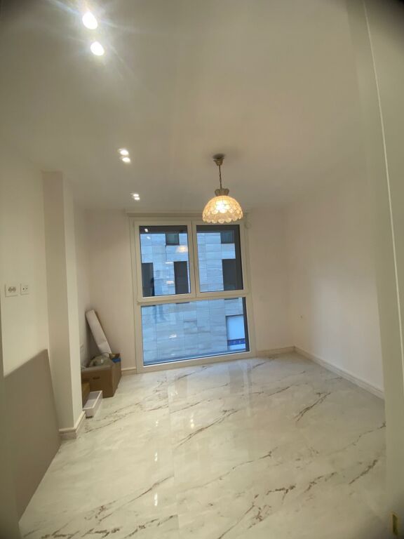 For Rent: Luxury Office. 2+1+2 Bathrooms + 1 Parking Space - 93m² - 1st Floor (Liqeni i Thatë - Radisson) 🔥 Roadside Location | Great Opportunity ✨️ €1,600/Month 💶💶