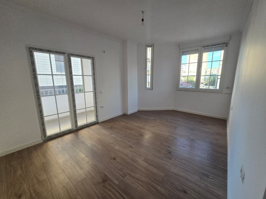 Apartment / Office 2+1+Block for Rent on Bogdaneve Street