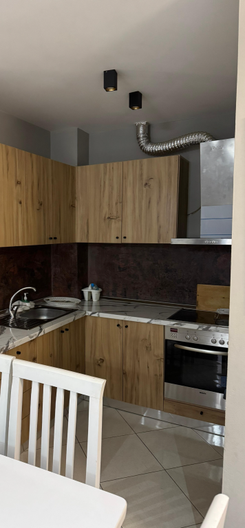 Apartament me qera 3+1 Kopshti Botanik