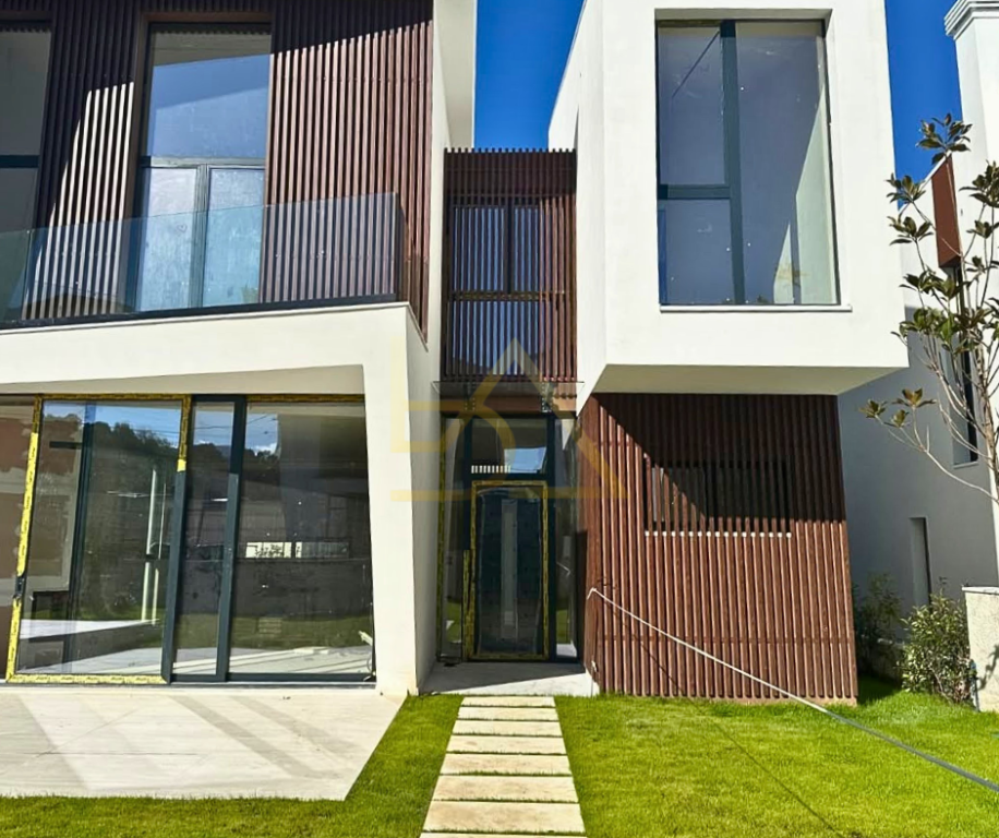 3-Storey Villa for Sale – near TEG, Tirana