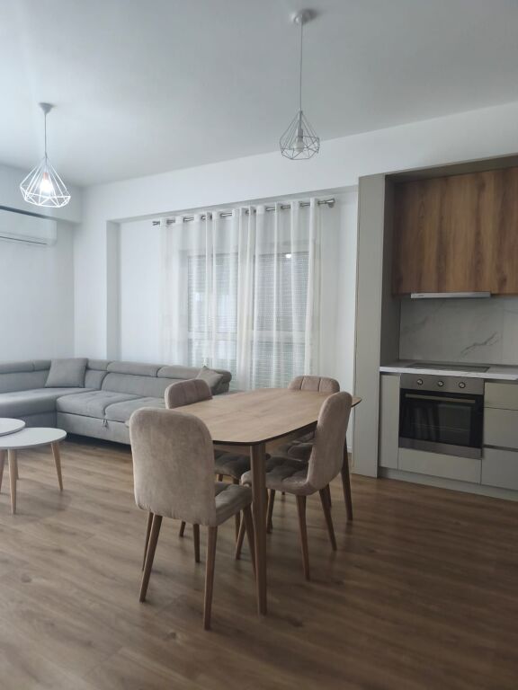 🏢Ne zonen e Ali Demit,Rezidenca Kaimi jepet me qera apartament 2+1+2,i mobiluar.50,000Leke