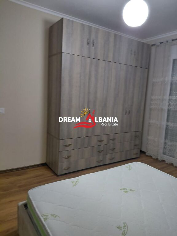 Jepet apartament 2+1 me qera ne Rrugen 5 Maji prane Pallateve te Rindertimit (ID 42215547)
