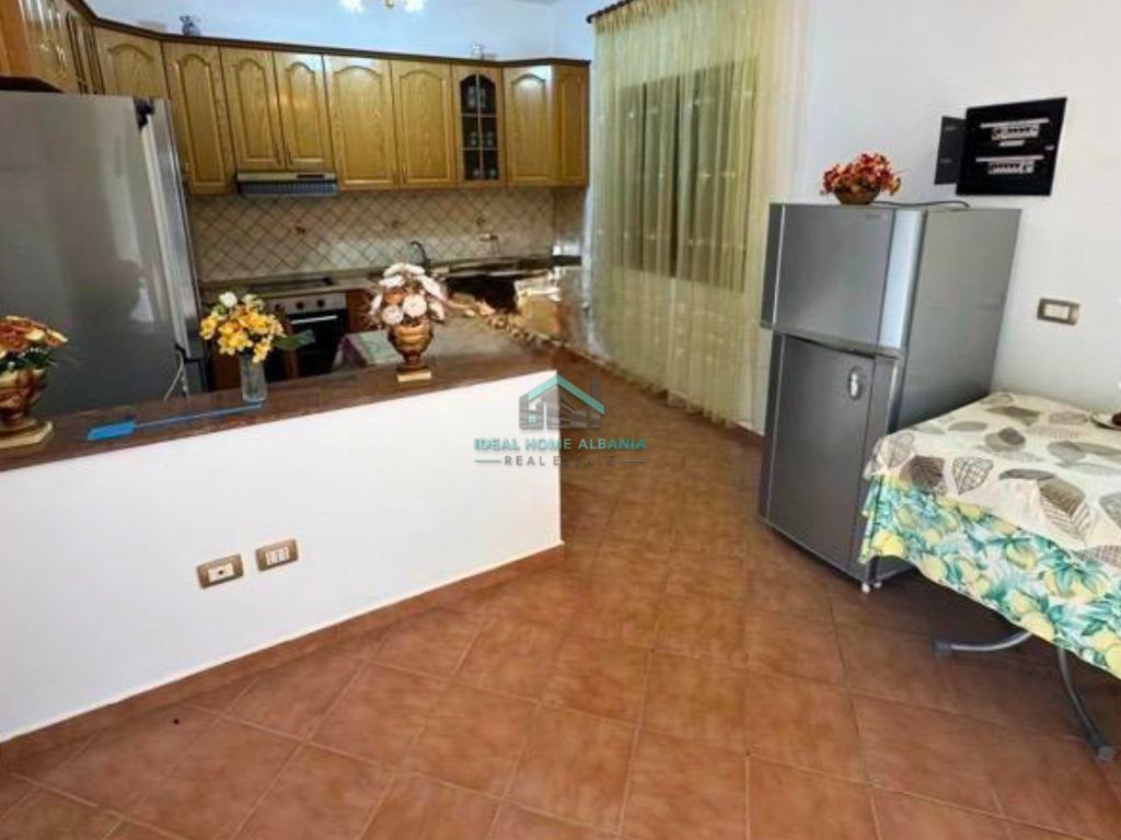 SHTËPI PRIVATE NË SHITJE – ARMEN, VLORË