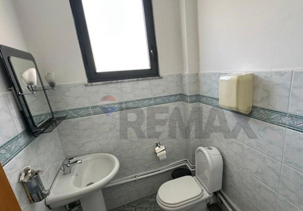Commercial Space for Rent in Xhamllik  ID: 530281030-1001