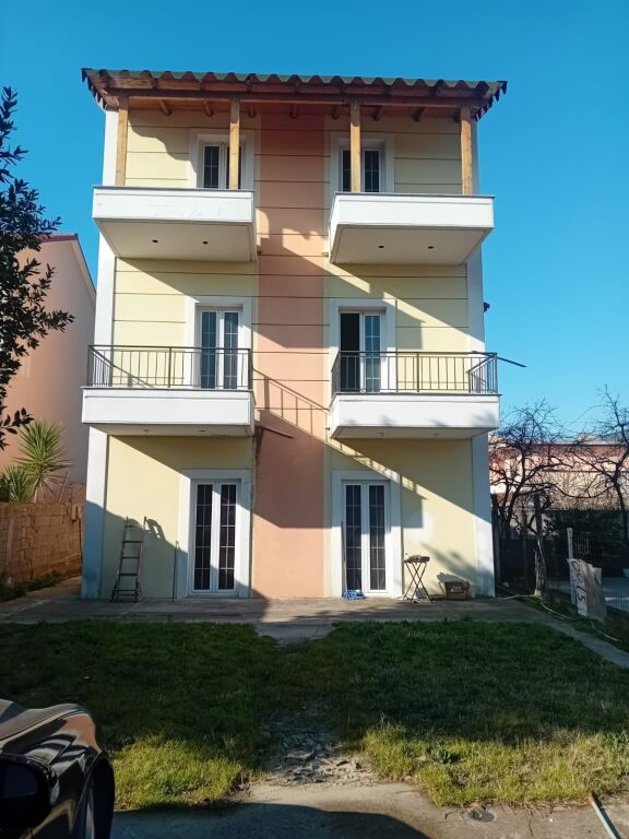ESCLUSIVO!  VILLA DI 3 PIANI A KAMEZ IN VENDITA!