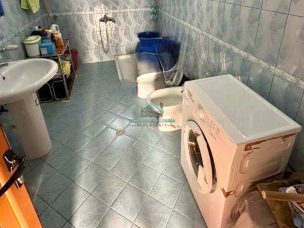 SHTËPI PRIVATE NË SHITJE – ARMEN, VLORË