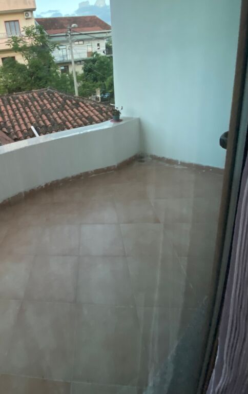 🏠 Jepet Apartament 1+1 me Qera mbi Fushën e Ali Demit, Tiranë