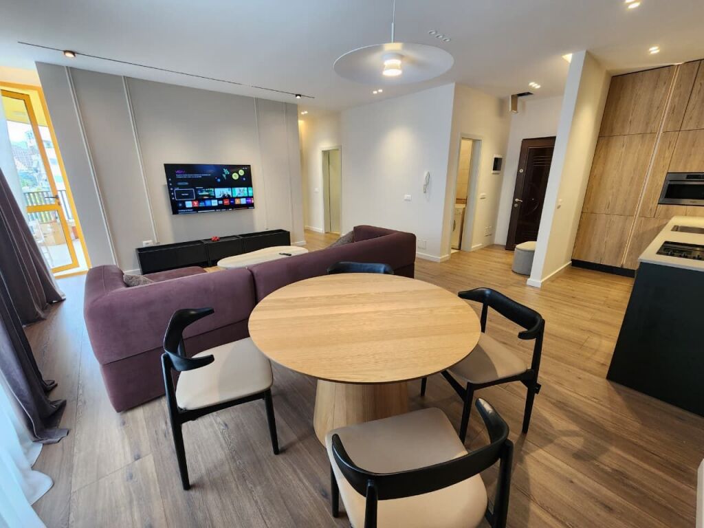 Me Qera: Super apartament ( 2+1+2wc &amp; 1 post parkimi) 📍Komuna e parisit/ Përballë Kika 2 | Çdo gjë e Re 🔥🔥 Hera e parë me Qira - 1100 €/Muaj