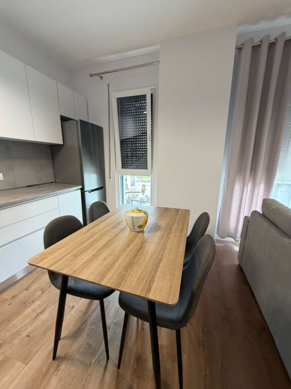 Qera | Apartament 2 + 1 | Rruga 5 Maji | 600 €/muaj