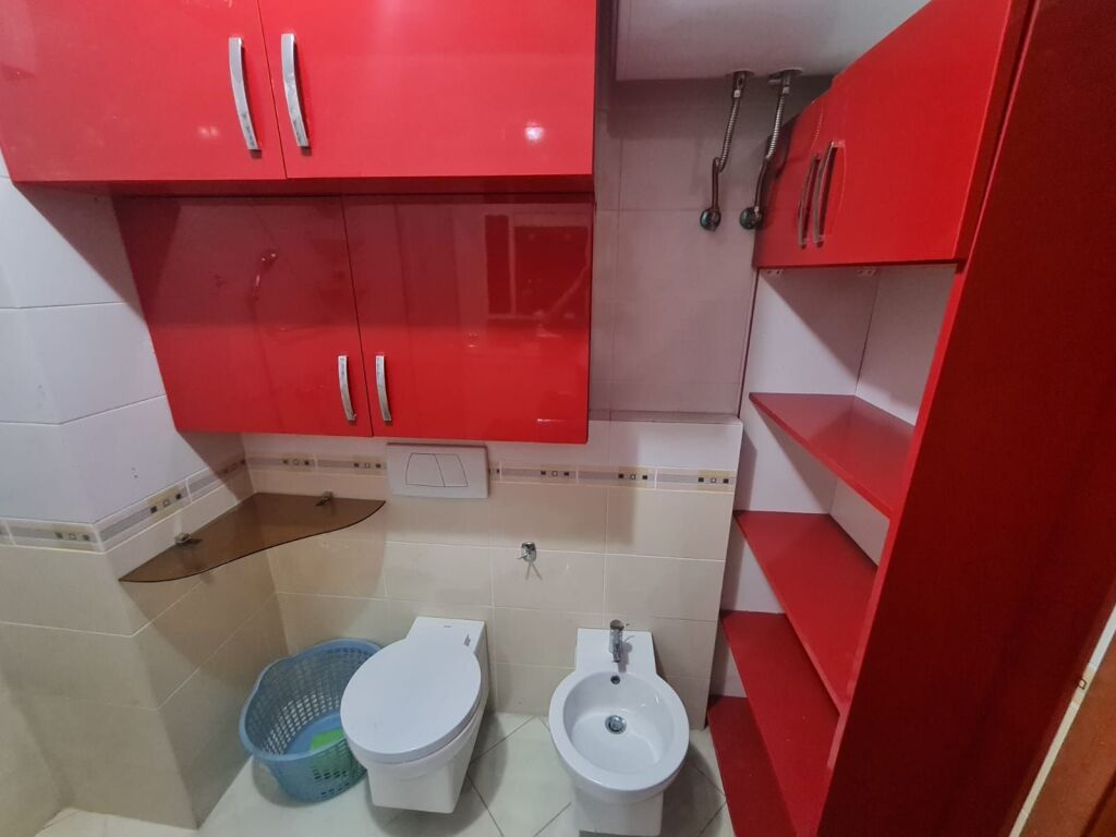 Jepet me Qera Apartament 1+1 në Rrugën e Kavajës, tek Report Tv.