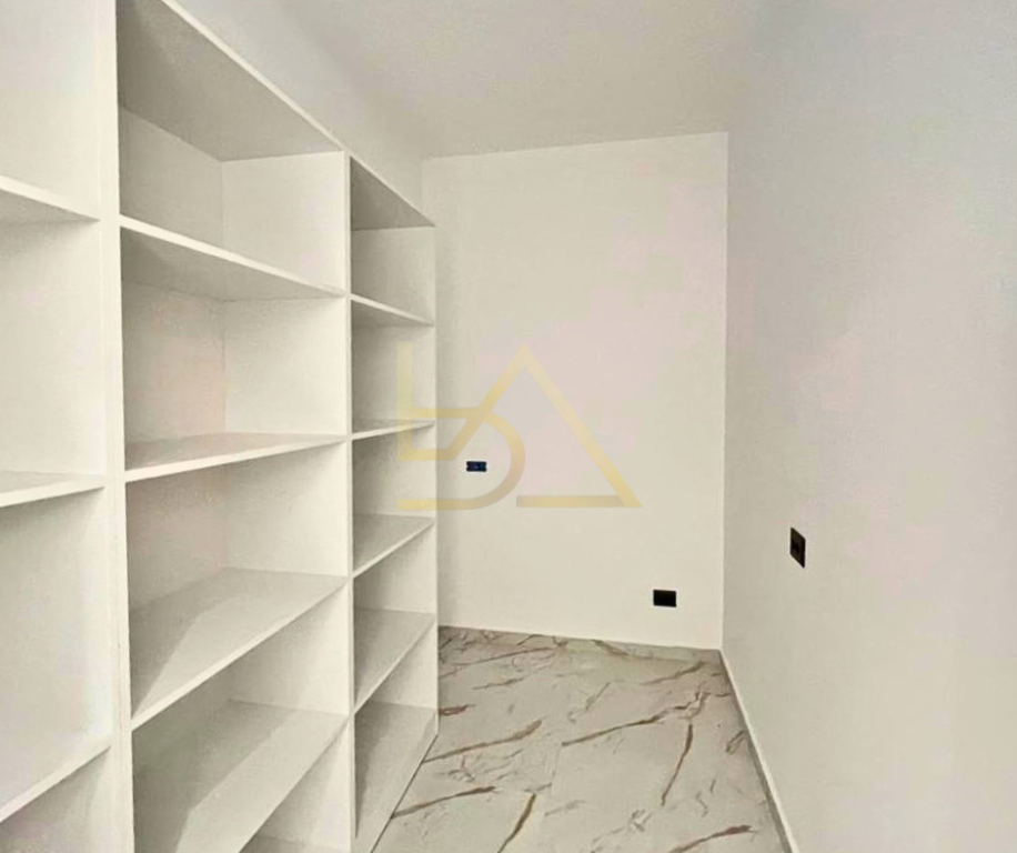 3-Storey Villa for Sale – Lundër, Tirana