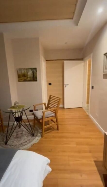 Rent | 2 Apartamente 1 + 1 dhe Garsionere| 9 Katëshet | 1500 €/month