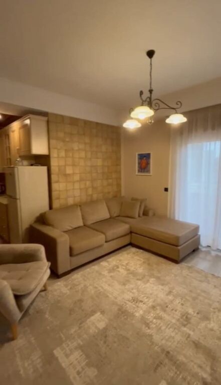 Rent | 2 Apartamente 1 + 1 dhe Garsionere| 9 Katëshet | 1500 €/month