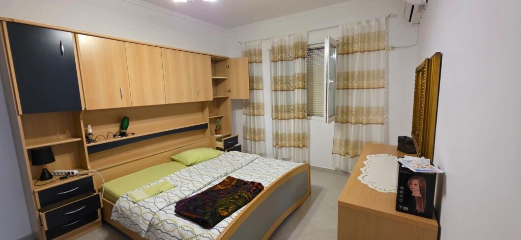 🏠 Jepet me qera Apartament 2+1+2 📍 Pranë Kopshti Zoologjik i Tiranës, Tiranë💶 Çmimi: 700€/muaj