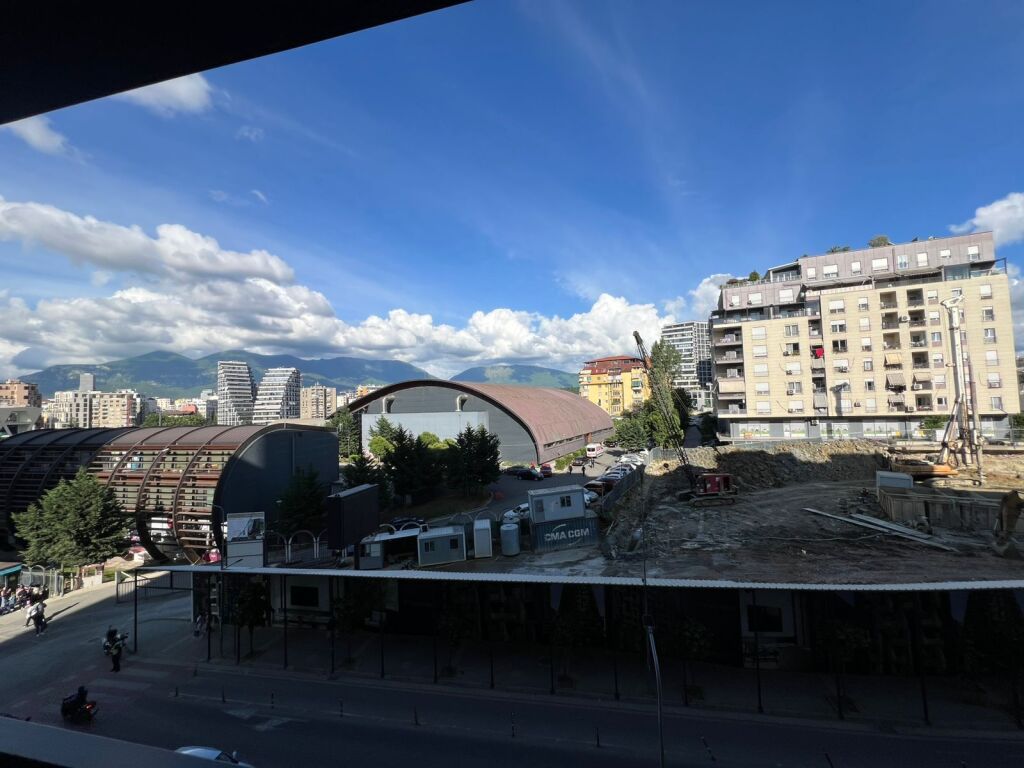 APARTAMENT 2+1+2 ME QERA, PARKU OLIMPIK