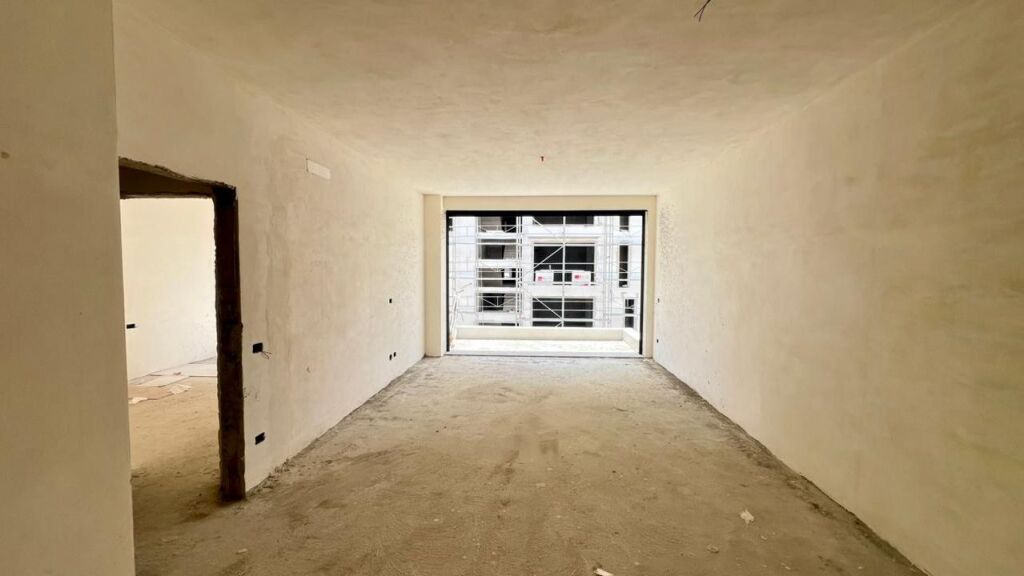 IN VENDITA: 1+1 📍Kopshti Zoologjik (Complesso Mateo 2) - €160,000 - Sup. 82m² - Esposizione Completa al Sole: Sud 🌞 || Vicino al Lago Artificiale - Zona Elitaria ✨️