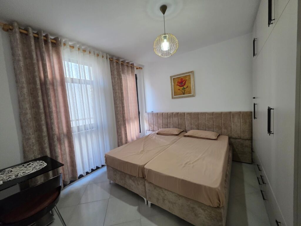 Jepet Me Qera Apartament 1+1+1 Ballkon