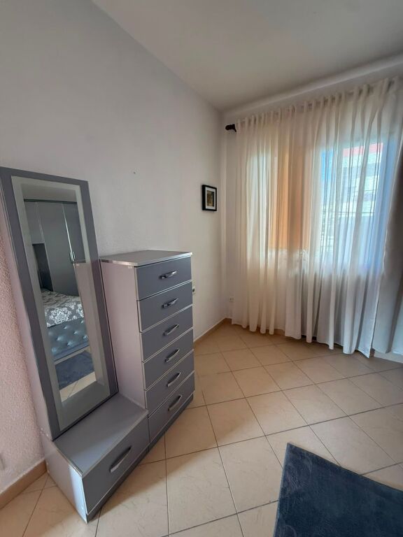 Rent | Shtëpi private 1 + 1 | Rruga 5 Maji | 400 €/month
