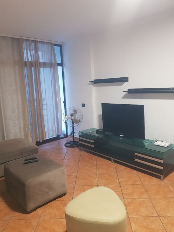 Apartment 1+1 for rent near the Park on Kavajes Street near Globe.