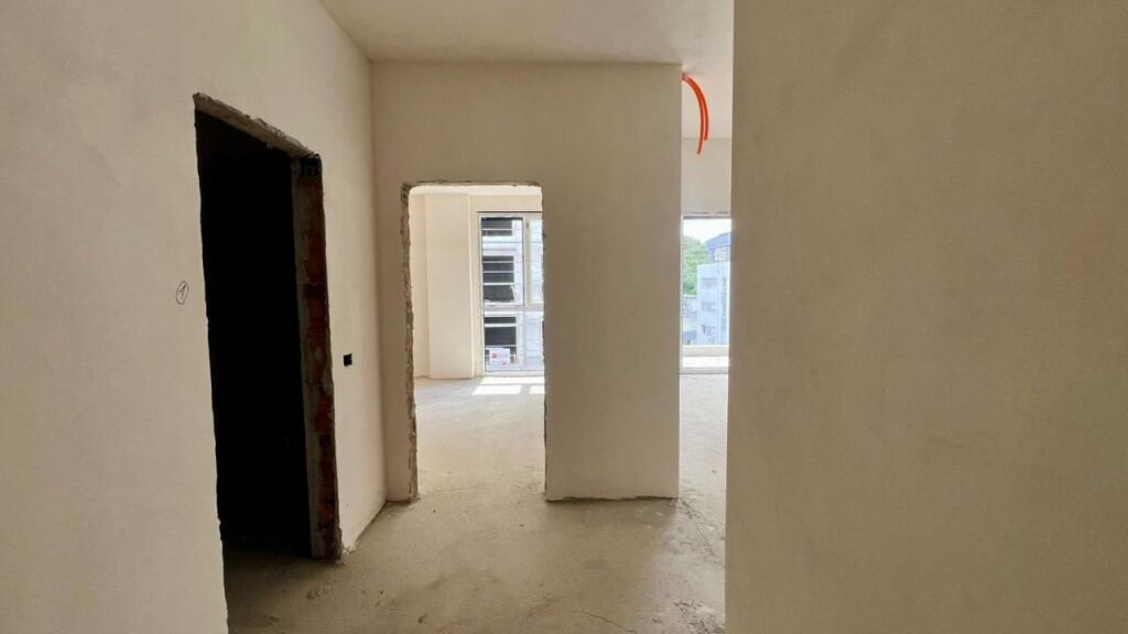 IN VENDITA: 1+1 📍Kopshti Zoologjik (Complesso Mateo 2) - €160,000 - Sup. 82m² - Esposizione Completa al Sole: Sud 🌞 || Vicino al Lago Artificiale - Zona Elitaria ✨️