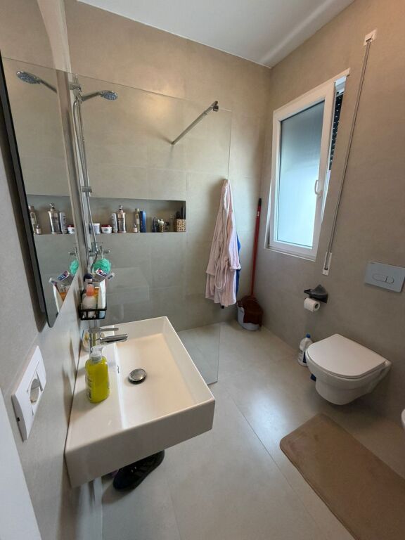 Qera | Apartament 2 + 1 | Rruga 5 Maji | 700 €/muaj