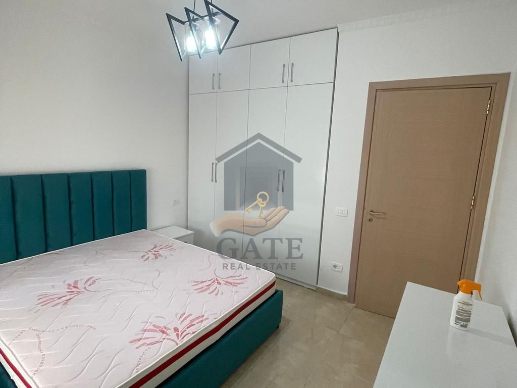Jepet me qira, Apartament 1+1, Përballë Kavalishencës.,Plazh Durres
