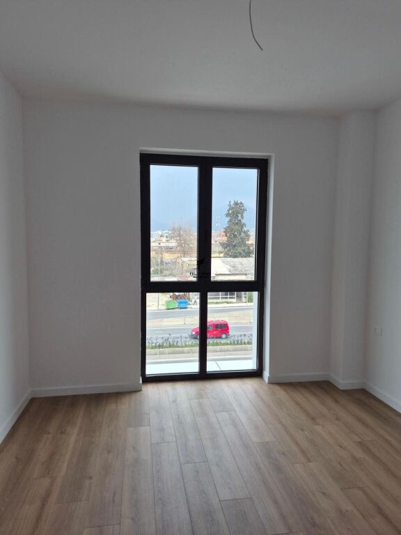 OFFICE FOR RENT 65M2 FORMER CUSTOMS 55,000 LEKE FH-73961