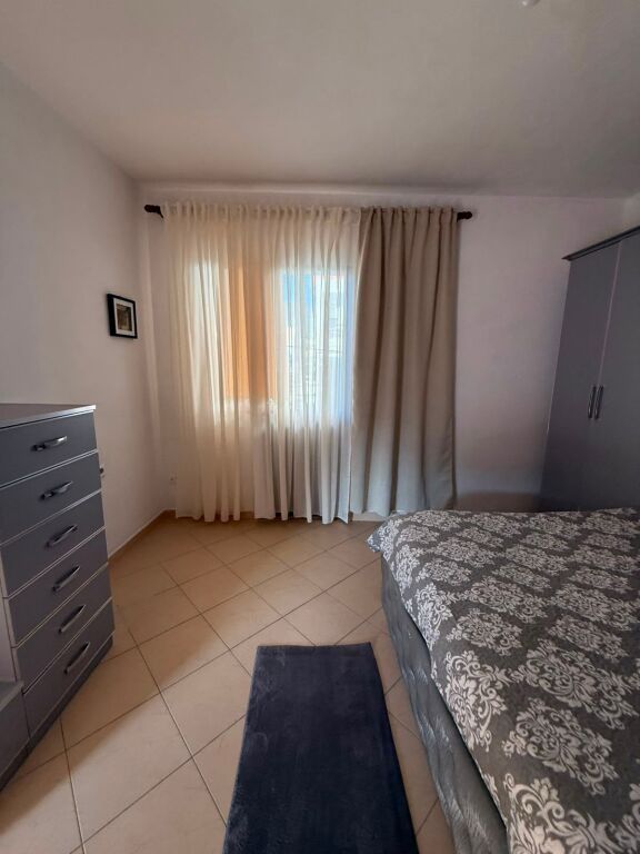 Rent | Shtëpi private 1 + 1 | Rruga 5 Maji | 400 €/month