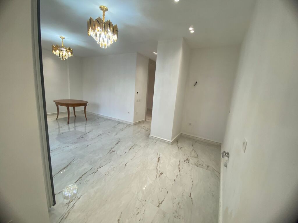 For Rent: Luxury Office. 2+1+2 Bathrooms + 1 Parking Space - 93m² - 1st Floor (Liqeni i Thatë - Radisson) 🔥 Roadside Location | Great Opportunity ✨️ €1,600/Month 💶💶