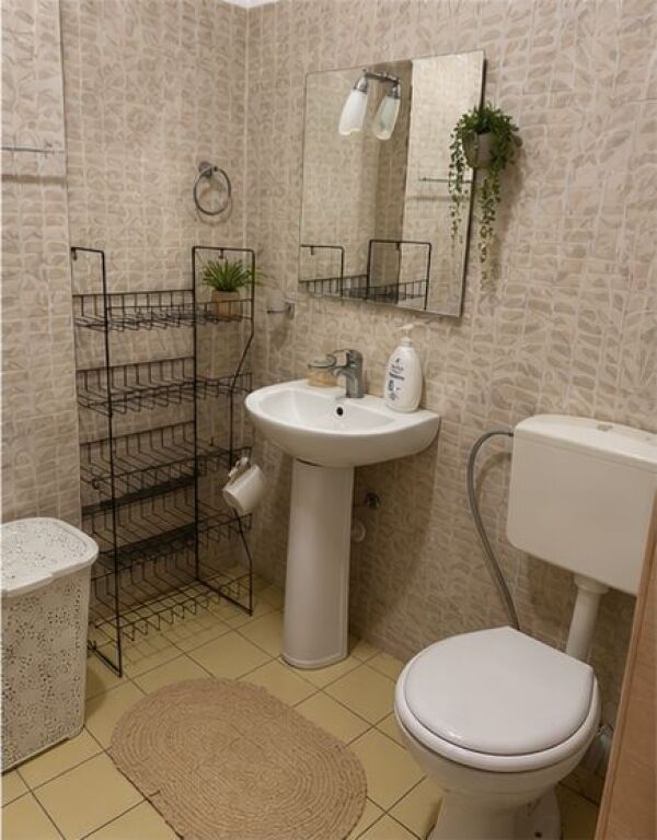 Astir, apartment 1+1 for rent.