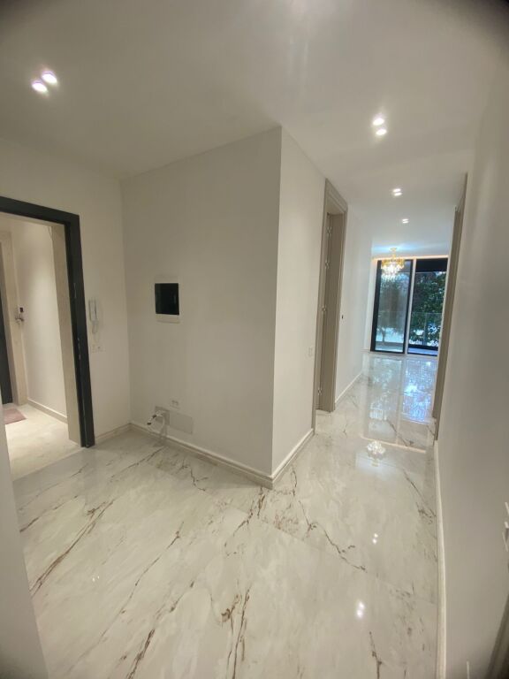 For Rent: Luxury Office. 2+1+2 Bathrooms + 1 Parking Space - 93m² - 1st Floor (Liqeni i Thatë - Radisson) 🔥 Roadside Location | Great Opportunity ✨️ €1,600/Month 💶💶