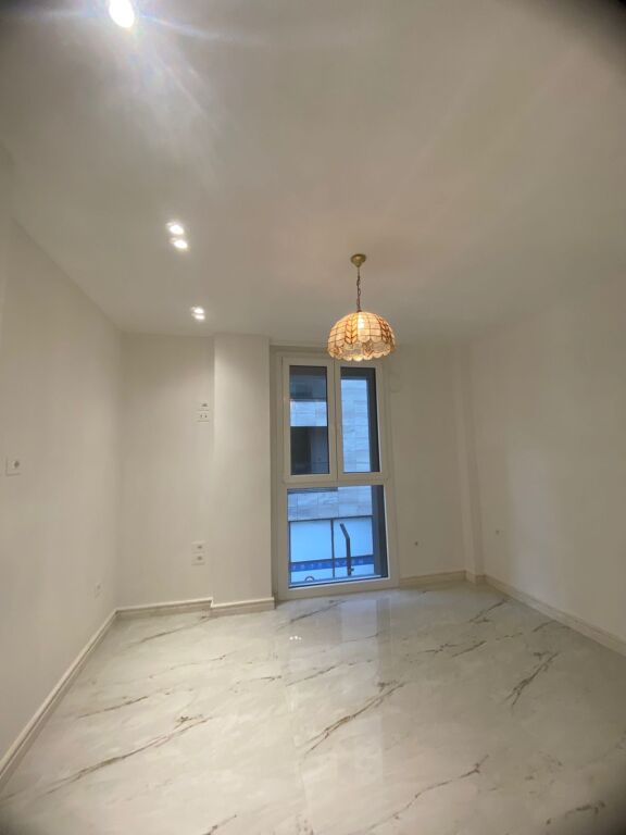 For Rent: Luxury Office. 2+1+2 Bathrooms + 1 Parking Space - 93m² - 1st Floor (Liqeni i Thatë - Radisson) 🔥 Roadside Location | Great Opportunity ✨️ €1,600/Month 💶💶
