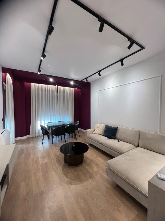 Jepet Apartament me qera  Porcelan