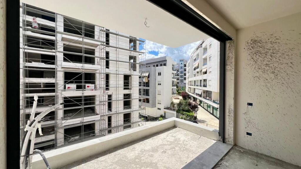 IN VENDITA: 1+1 📍Kopshti Zoologjik (Complesso Mateo 2) - €160,000 - Sup. 82m² - Esposizione Completa al Sole: Sud 🌞 || Vicino al Lago Artificiale - Zona Elitaria ✨️